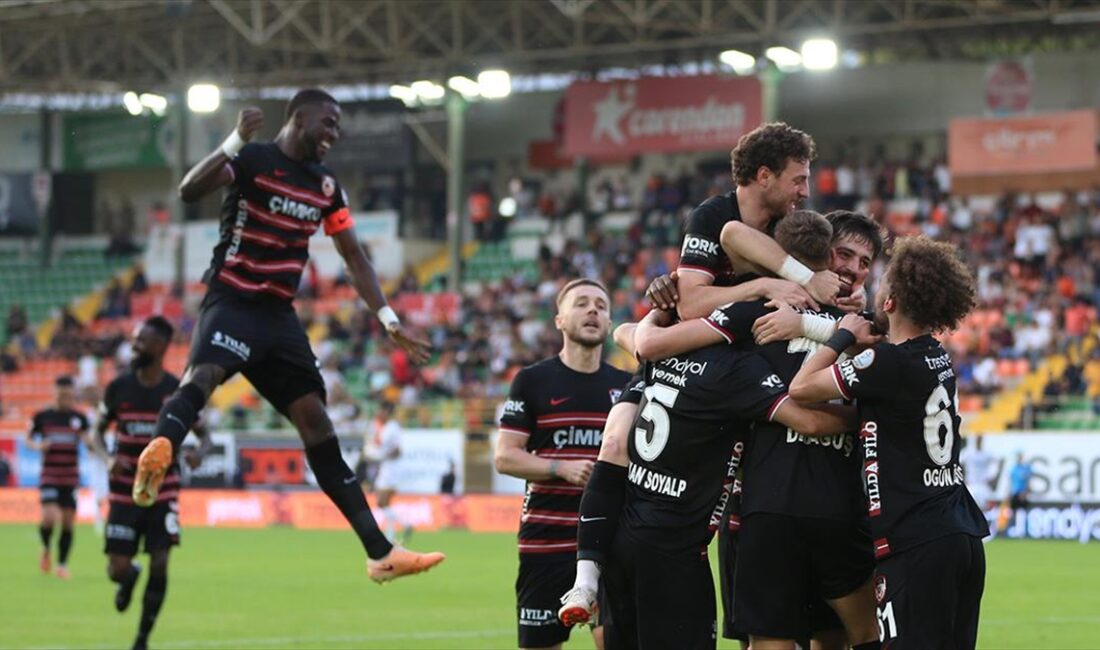 Trendyol Süper Lig'in 12. haftasında oynanan Corendon Alanyaspor-Gaziantep FK maçı