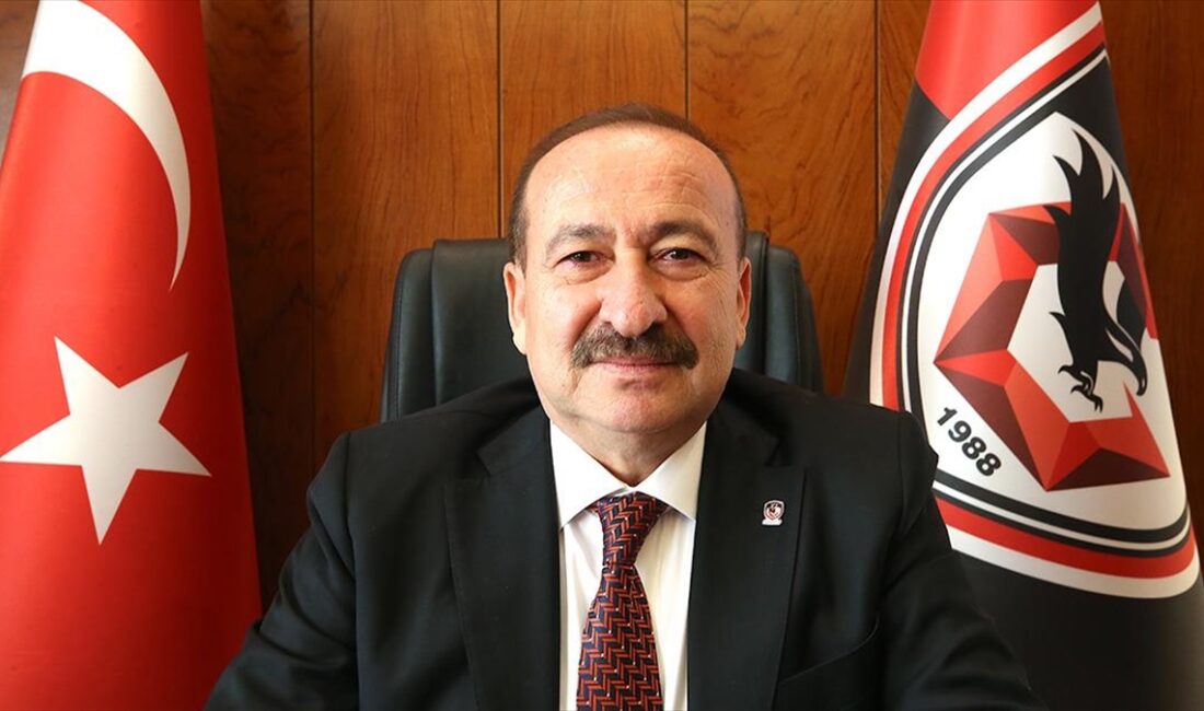 Trendyol Süper Lig ekiplerinden Gaziantep FK'nin başkanı Memik Yılmaz, hakemlere
