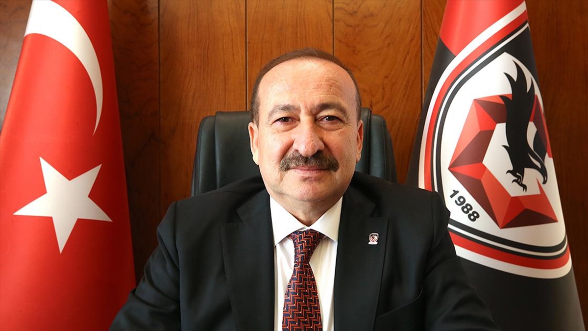 Trendyol Süper Lig ekiplerinden Gaziantep FK'nin başkanı Memik Yılmaz, hakemlere
