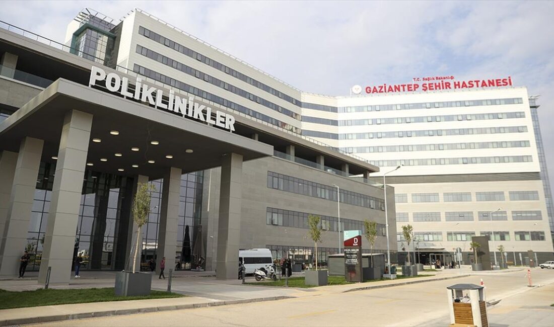 Merkez Şahinbey ilçesinde bulunan 1875 yatak kapasiteli Gaziantep Şehir Hastanesinin
