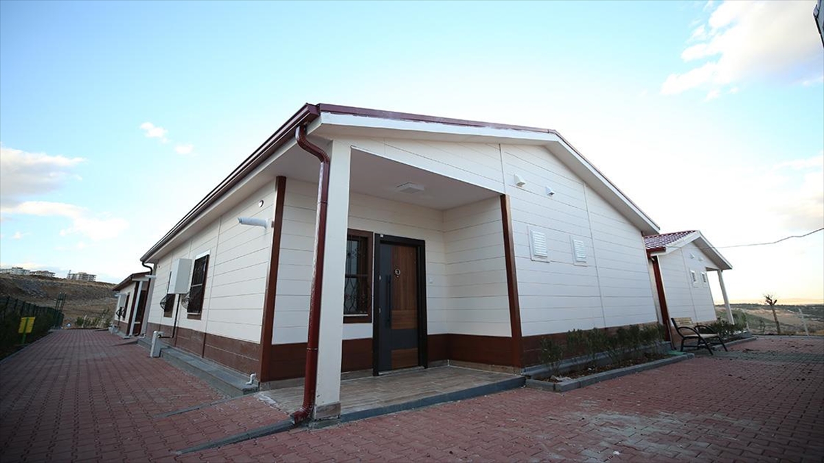 Kahramanmaraş merkezli 6 Şubat'taki depremlerde ailesinden bir bireyi kaybedenlere ve