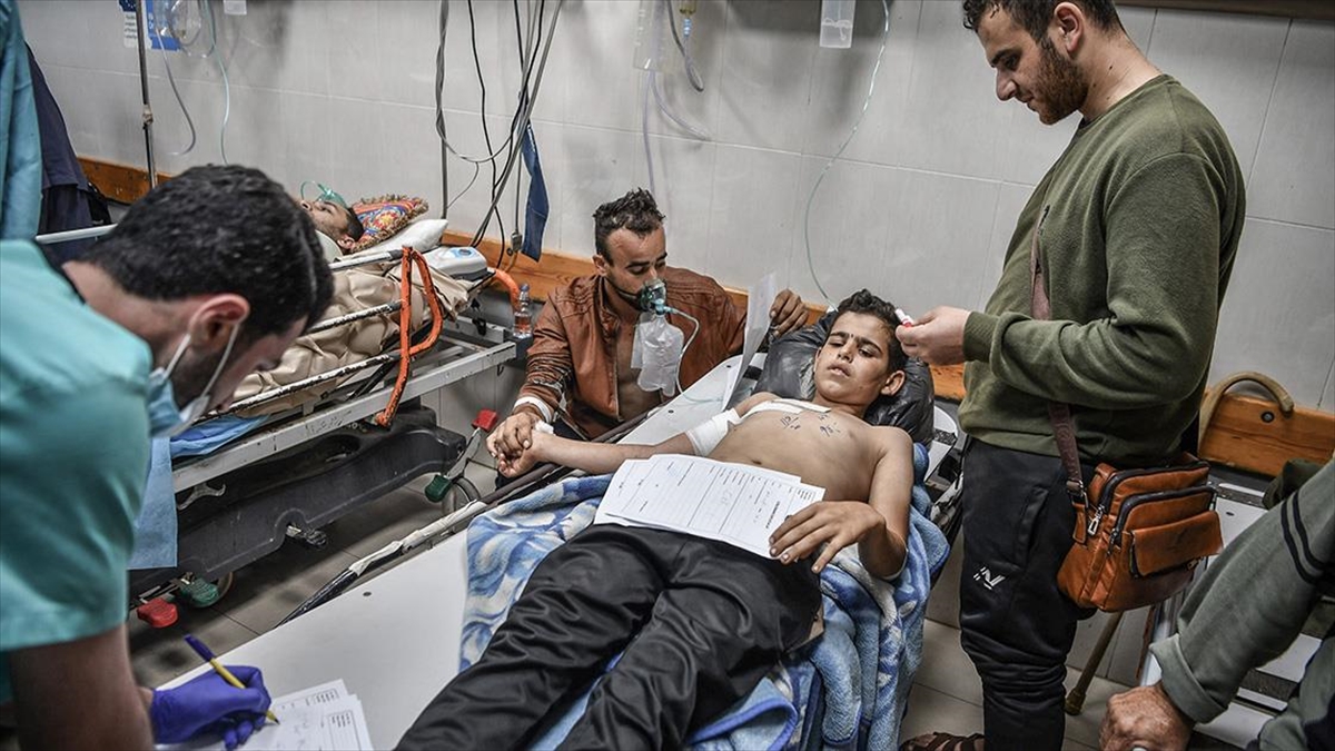 Gazze Şeridi'nin kuzeyindeki Gazze kentine bir litre dahi yakıt girmediği