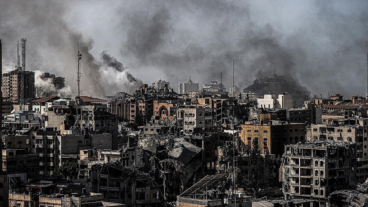 İsrail'in 34 gündür yoğun bombardıman altında tuttuğu Gazze Şeridi'ndeki hükümet