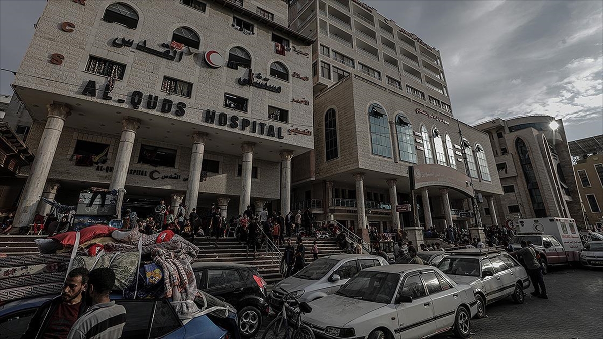 Filistin Kızılayı, 14 binden fazla yerinden edilmiş Filistinlinin sığındığı hastanede