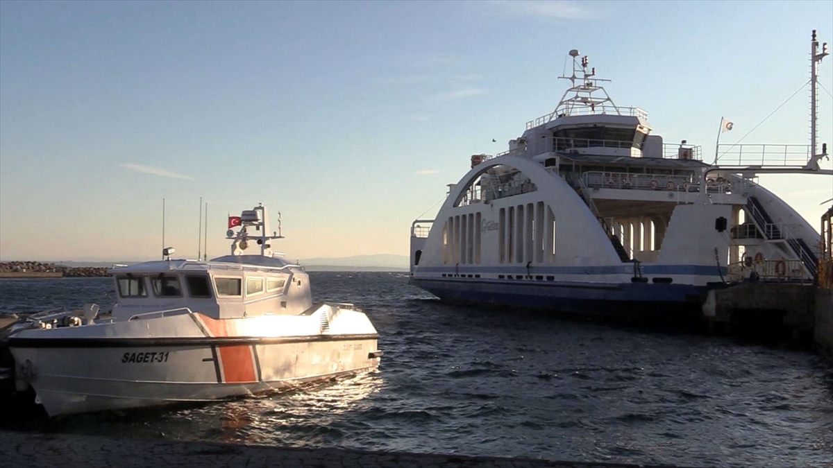 &Ccedil;ANAKKALE (AA) – &Ccedil;anakkale Boğazı ile adalar hatlarında ulaşımı sağlayan