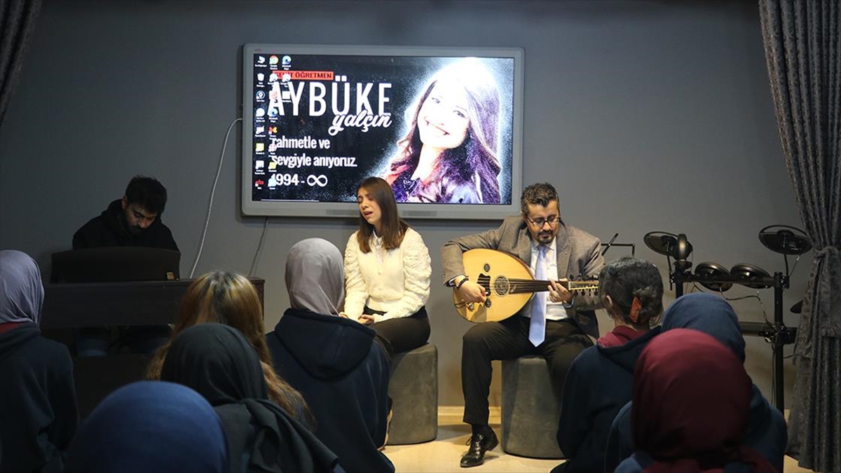 Batman'ın Kozluk ilçesinde müzik öğretmenleri, 9 Haziran 2017'de PKK'lı teröristlerin