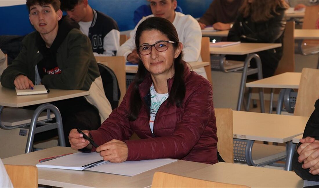 Kahramanmaraş merkezli 6 Şubat'ta medyadan gelen depremlerin etkilediği Hatay'da enkaz