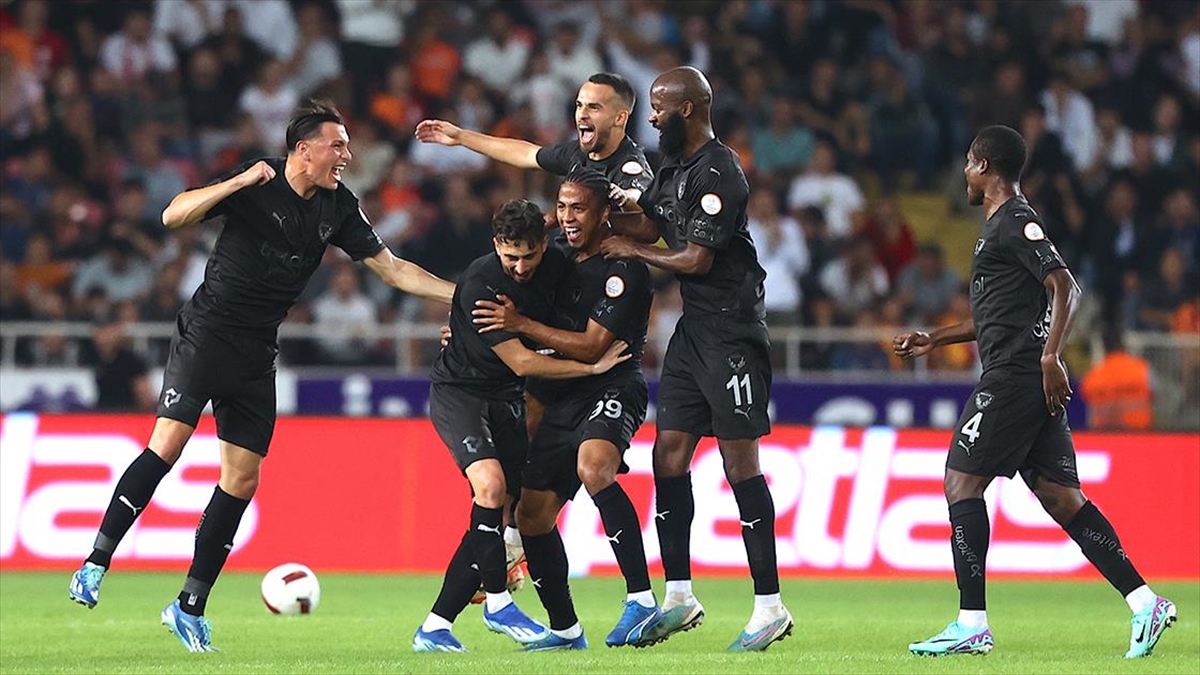 Trendyol Süper Lig'in 12. haftasında Atakaş Hatayspor, Mersin'de ağırladığı Galatasaray'ı