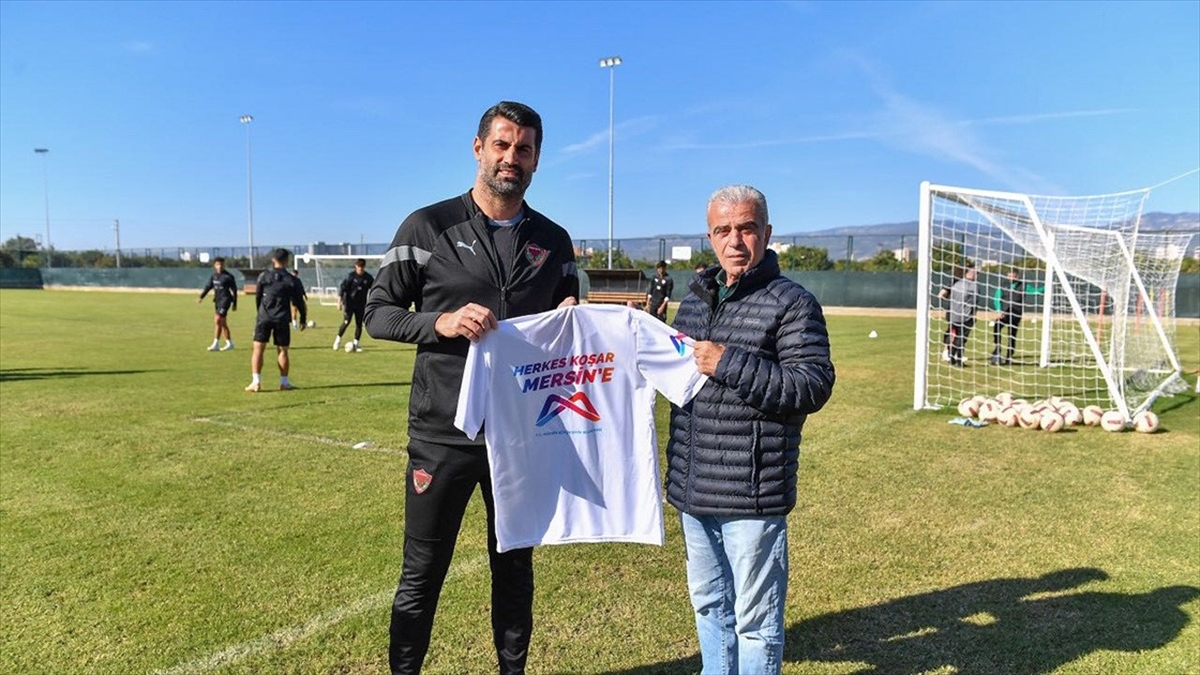 Trendyol Süper Lig ekibi Atakaş Hatayspor'un teknik direktörü Volkan Demirel,