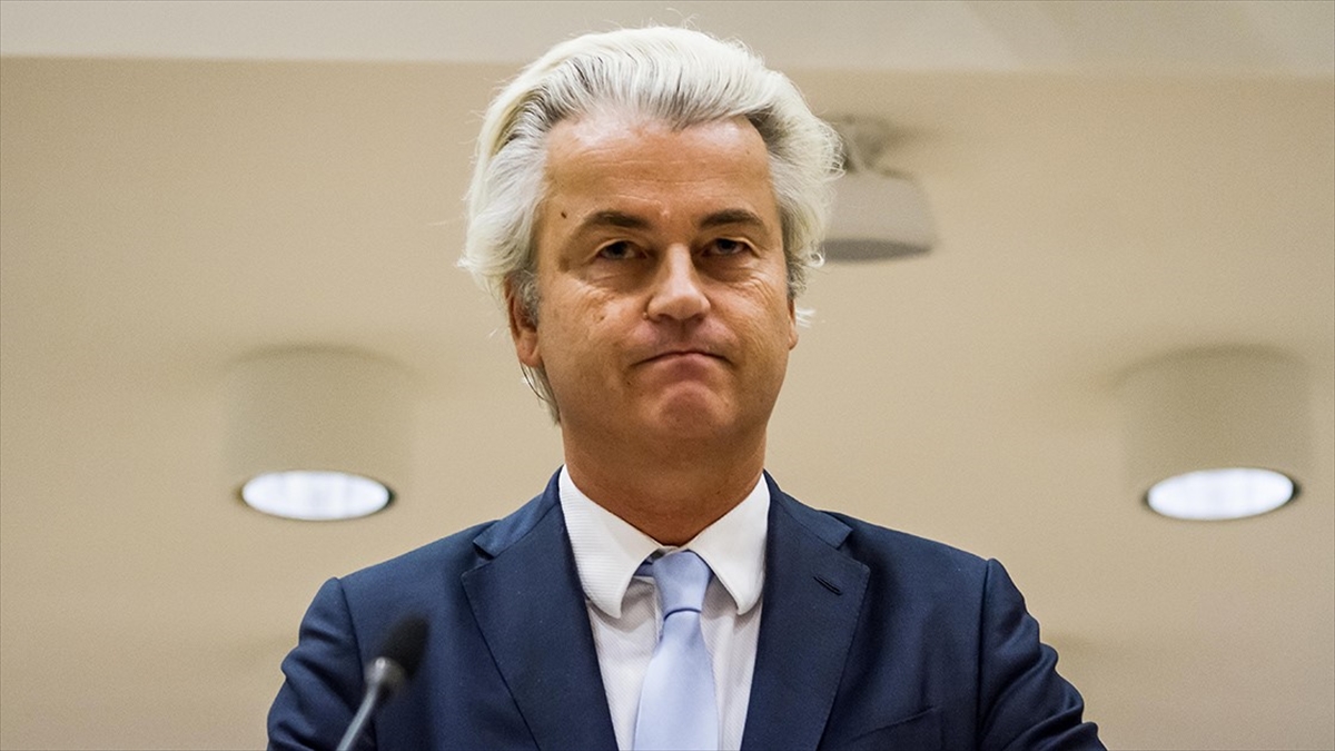 Hollanda'da dün düzenlenen erken genel seçimlerde, Geert Wilders liderliğindeki İslam