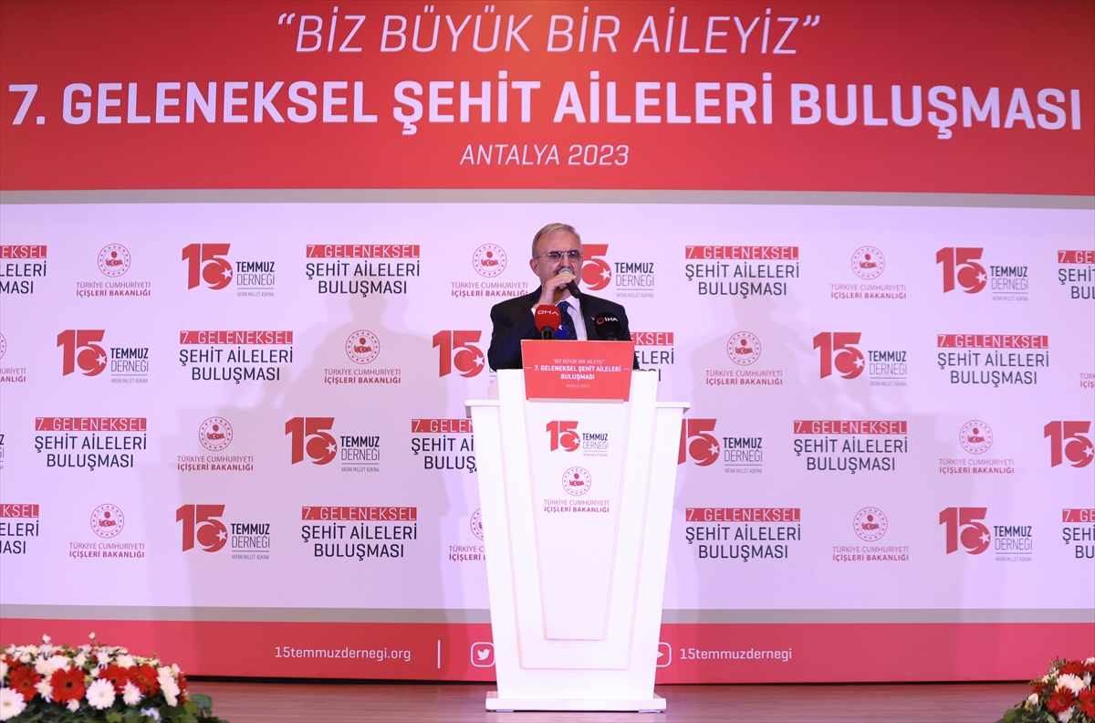 - "(FETÖ) Hepimizin uyanık olması, uyanık kalması lazım. Hala fırsat