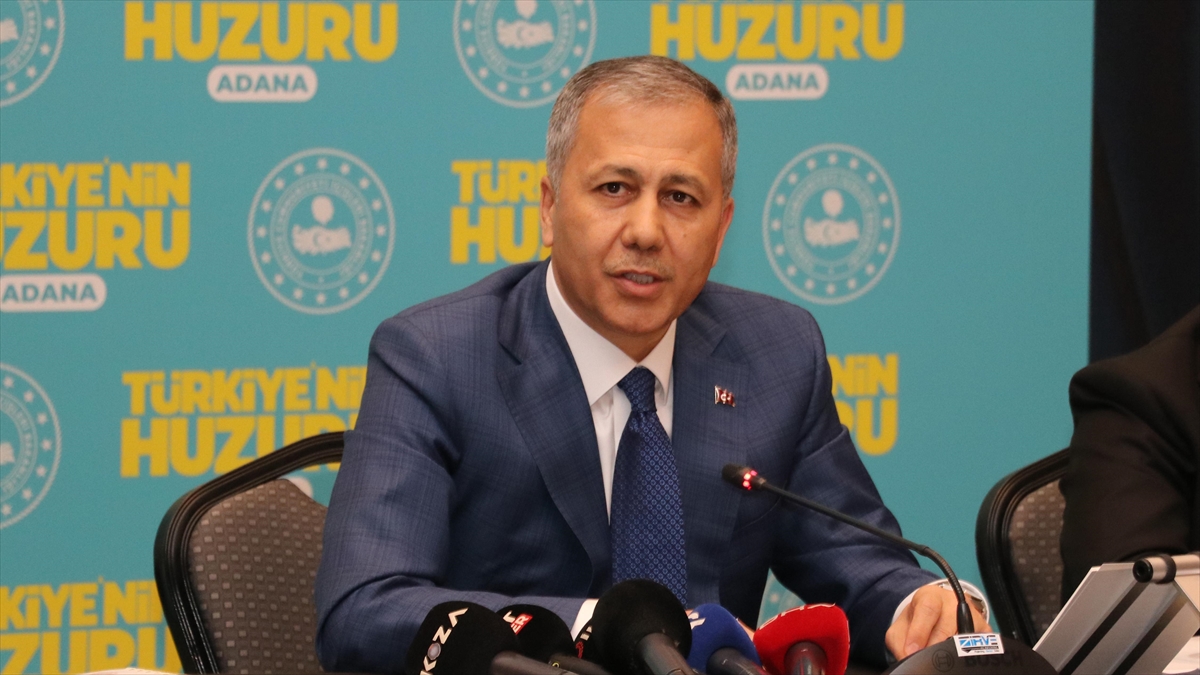 ADANA (AA) – Bakan Yerlikaya, bir otelde basına kapalı düzenlenen
