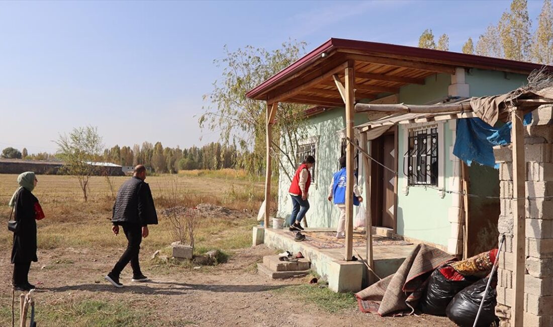 Iğdır'da gönüllü gençler, kent merkezi ve kırsal demeden her hafta