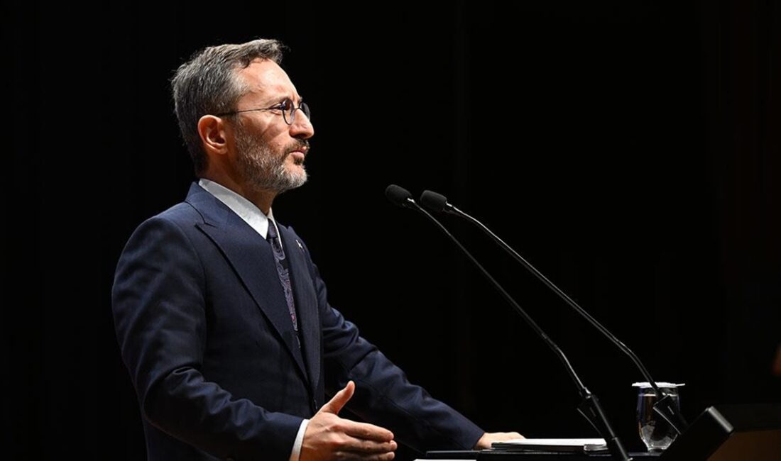 İletişim Başkanı Altun: Türkiye ve Yunanistan arasındaki meselelerin çözümü için yapıcı bir diyaloğa ihtiyaç var İletişim Başkanı Altun, Yunan Ta Nea gazetesine yaptığı konuşmada, Türkiye