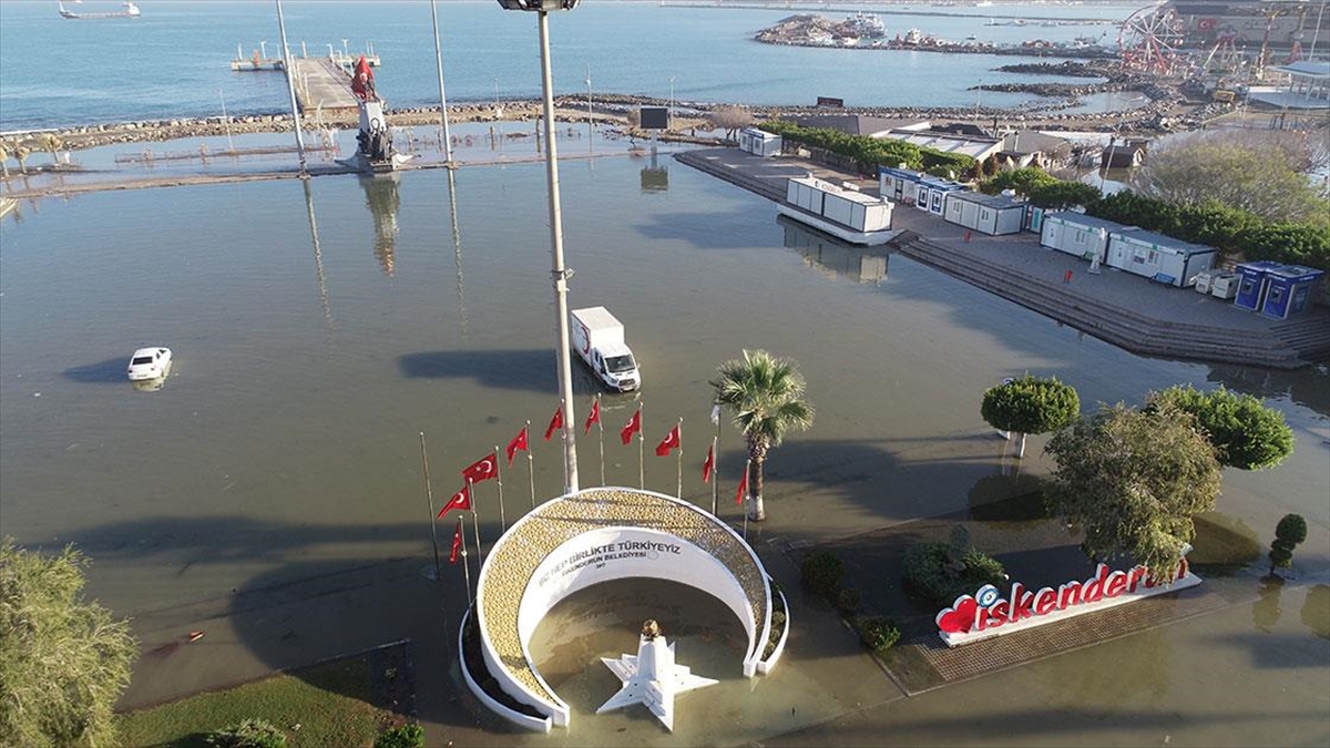HATAY (AA) – B&ouml;lgede &ouml;nceki g&uuml;n etkili olan kuvvetli r&uuml;zgar