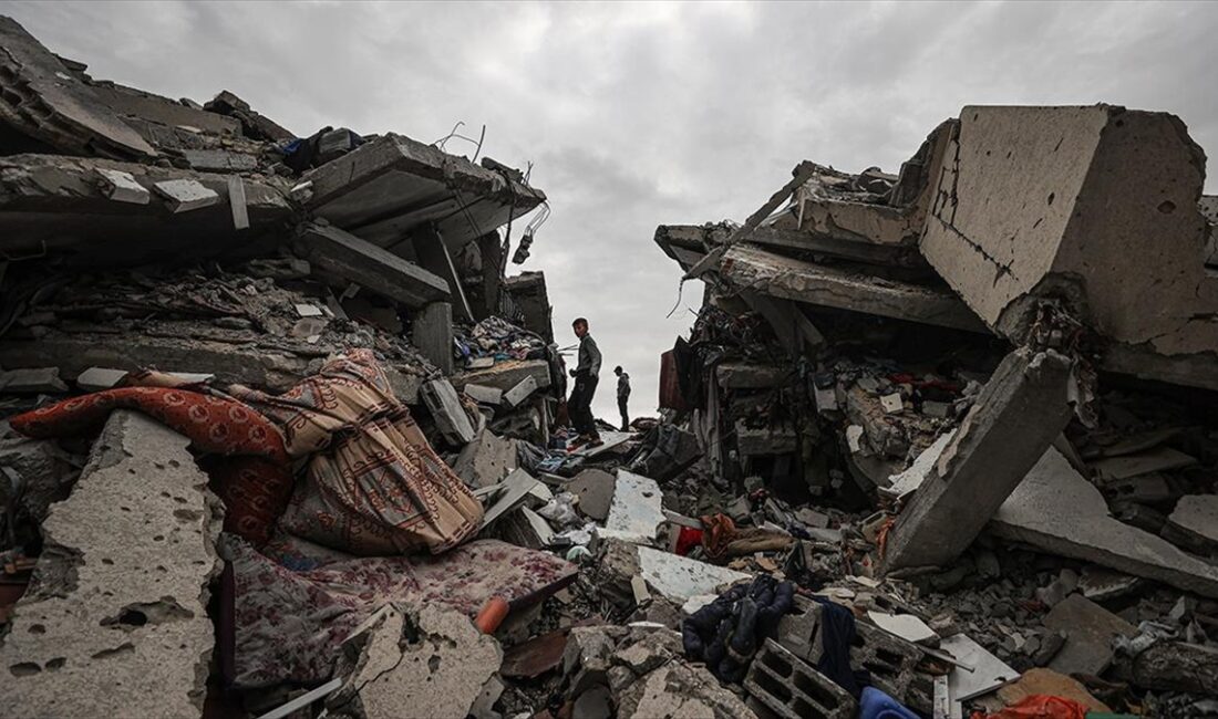 İsrail basını, Hamas ile Tel Aviv arasında arabulucular aracılığıyla devam