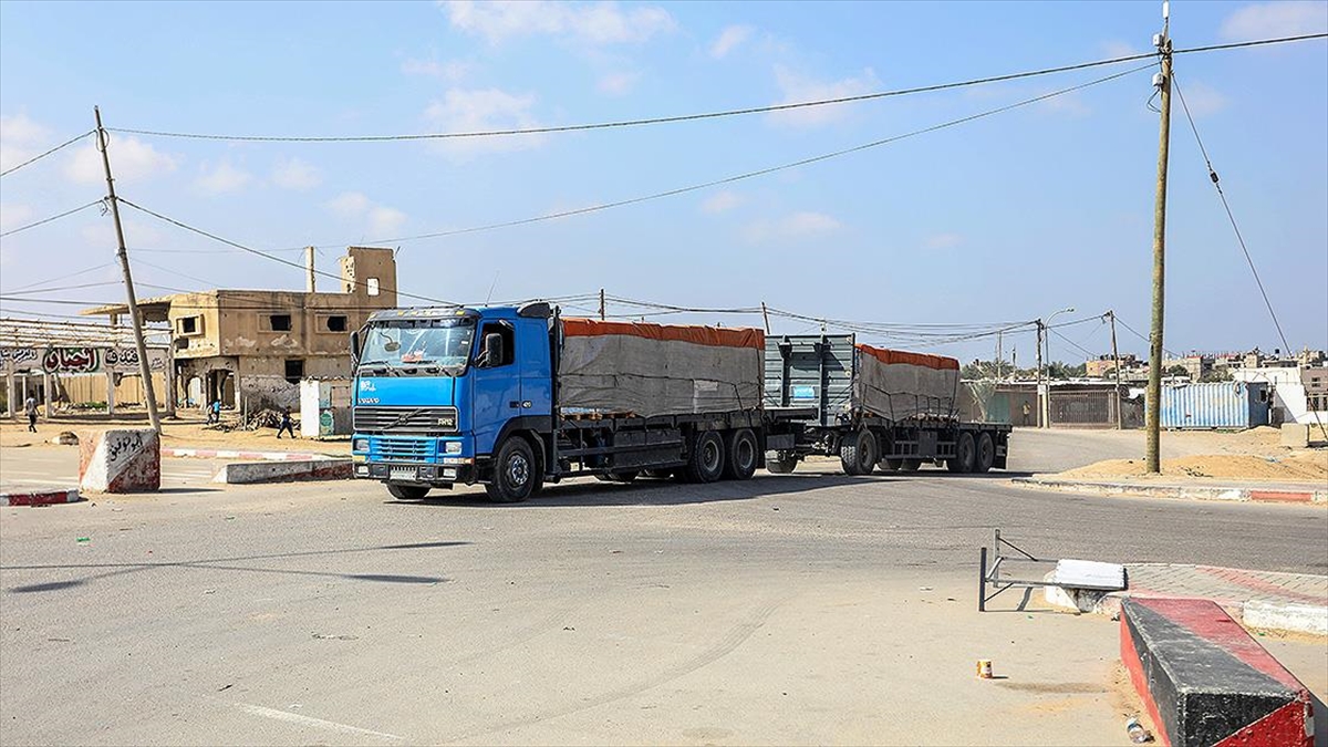 Filistin Kızılayı, Refah Sınır Kapısı'ndan abluka altındaki Gazze Şeridi'ne 102