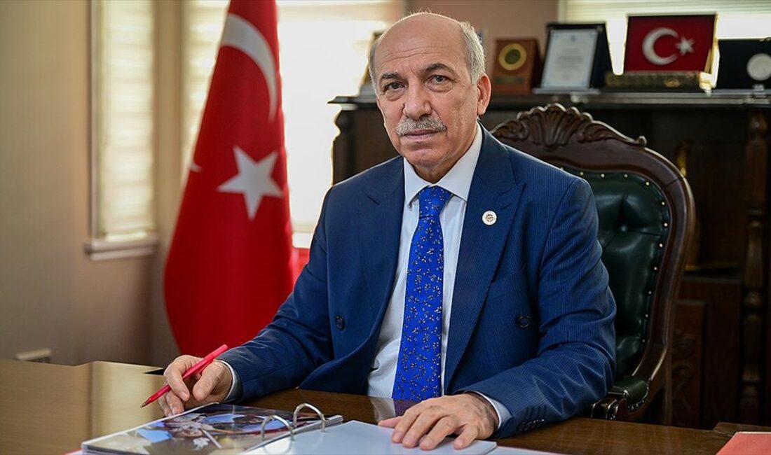 İsrail'i UCM'ye şikayet eden Şamlı: Eğer bu soykırımı durdururlarsa meşruiyetlerini ispat etmiş olacaklar İstanbul 2 Nolu Barosu Başkanı Yasin Şamlı, "Eğer bu soykırımın,