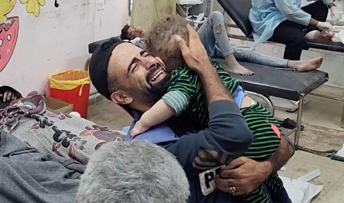 İsrail'in Gazze saldırısında Anadolu Ajansı (AA) kameramanı Muhammed el-Alul'un 4