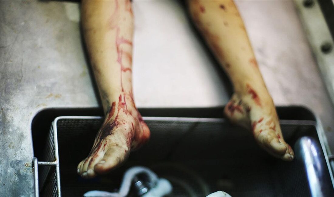 İsrail'in abluka altındaki Gazze Şeridi'nde zorla tahliye ettiği Nasr Çocuk