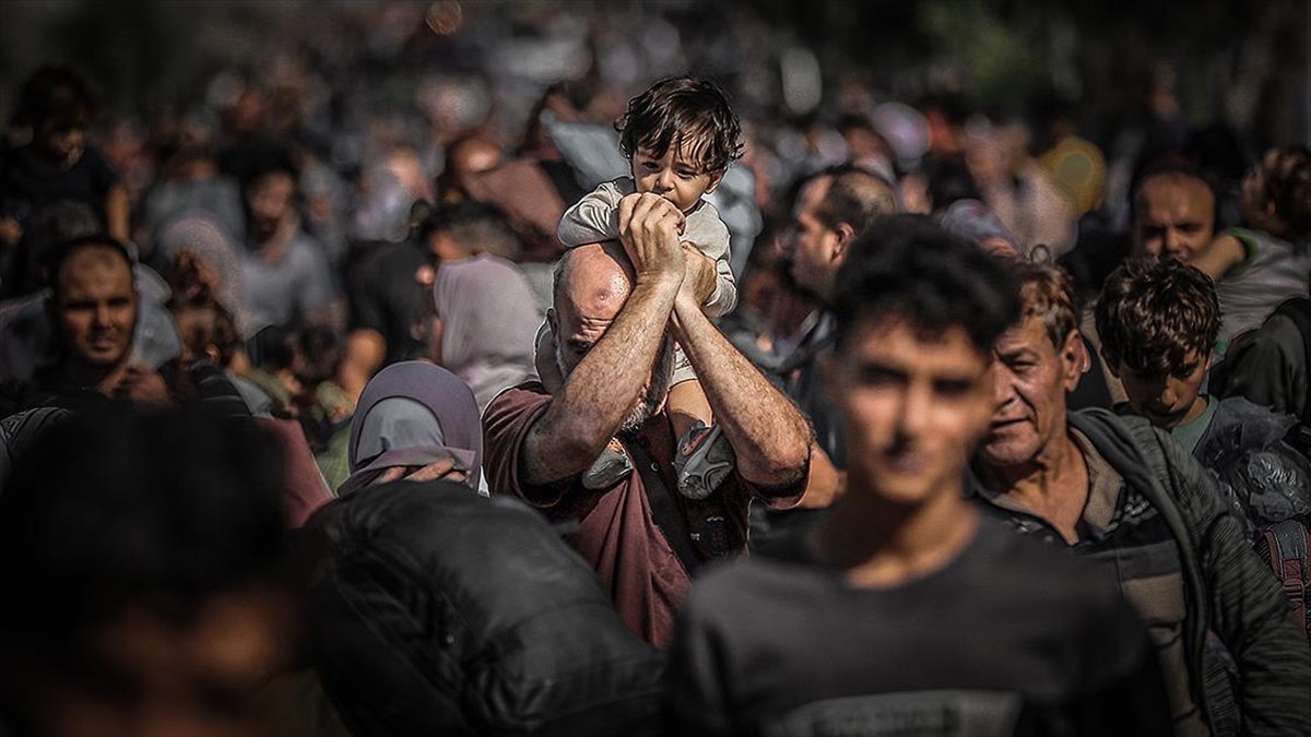 İsrail Tarım Bakanı Dichter, Gazze Şeridi'nde yaşayan Filistinlilerin kuzeyden güneye