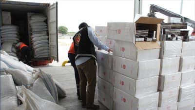 Ticaret Bakanı Ömer Bolat, İstanbul Ambarlı Limanı'nda yürütülen operasyonlarda, 275