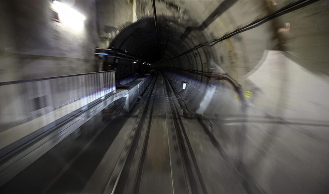 Yenikapı-Hacıosman Metro hattındaki intihar girişimi nedeniyle 4. Levent istasyonu işletmeye