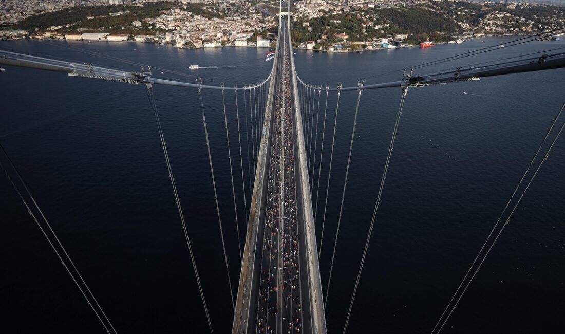 İstanbul'da bazı yollar maraton nedeniyle trafiğe kapatılacak Avrupa Yakası'nda saat 03.00'ten itibaren 15 Temmuz Şehitler Köprüsü'ne çıkan