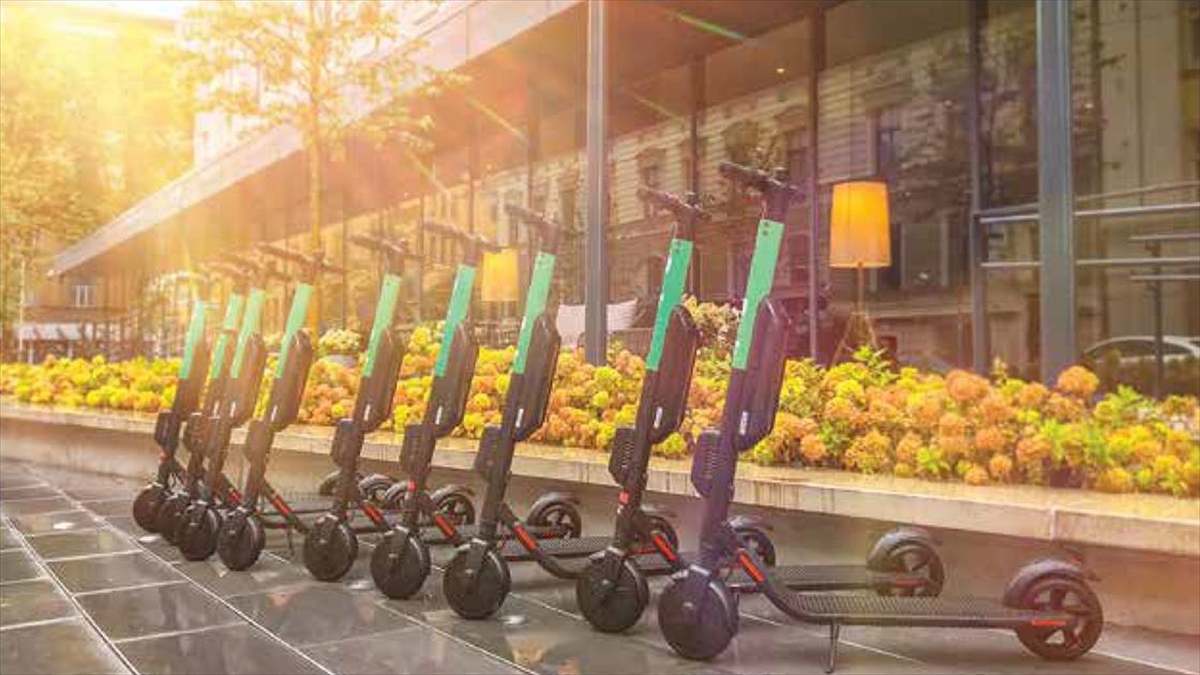 İstanbul Büyükşehir Belediyesi (İBB), kent sınırları içinde elektrikli skuter (e-skuter)