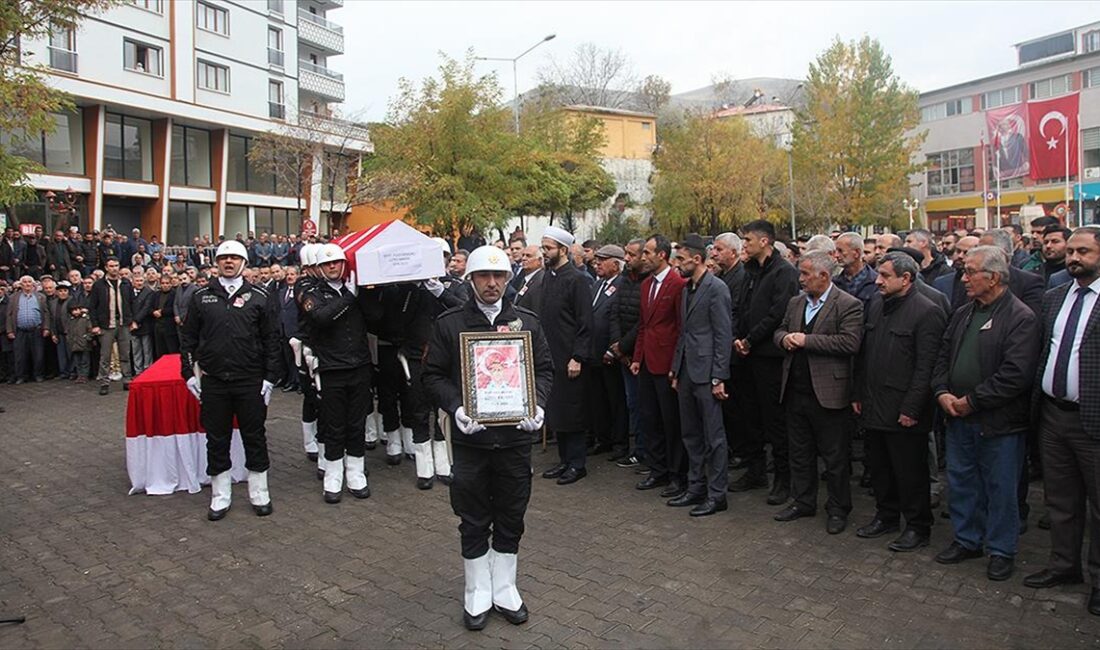 İstanbul'da görevi esnasında "dur" ihtarına uymayan sürücünün kullandığı hafriyat kamyonunun