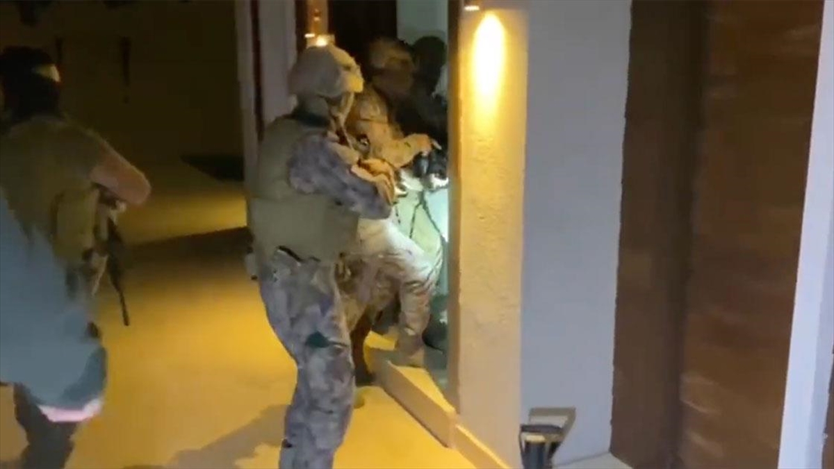 İçişleri Bakanı Ali Yerlikaya, İstanbul'daki Kafes Operasyonu'nda Avustralya merkezli, elebaşılığını