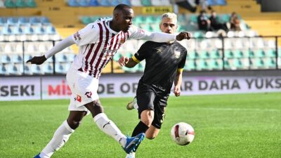 Trendyol Süper Lig'in 13. haftasında İstanbulspor, sahasında Atakaş Hatayspor'u 2-1