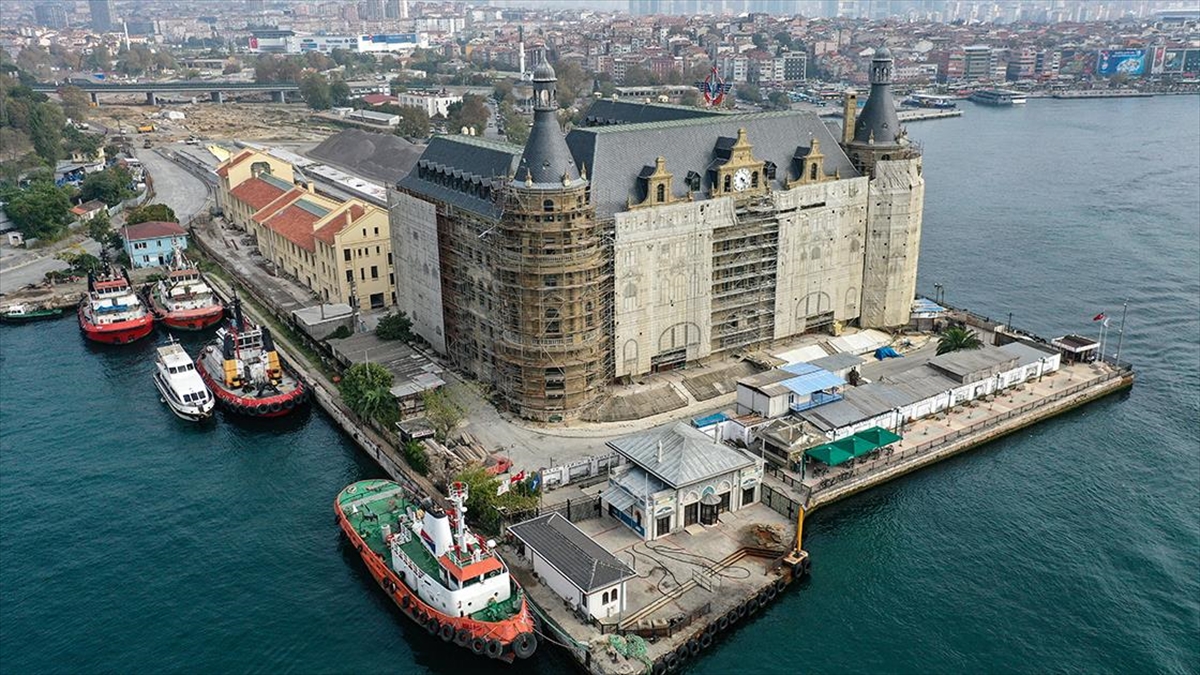 Tarihinin en kapsamlı restorasyon çalışmasının yapıldığı Haydarpaşa Garı'nın, bir filmdeki