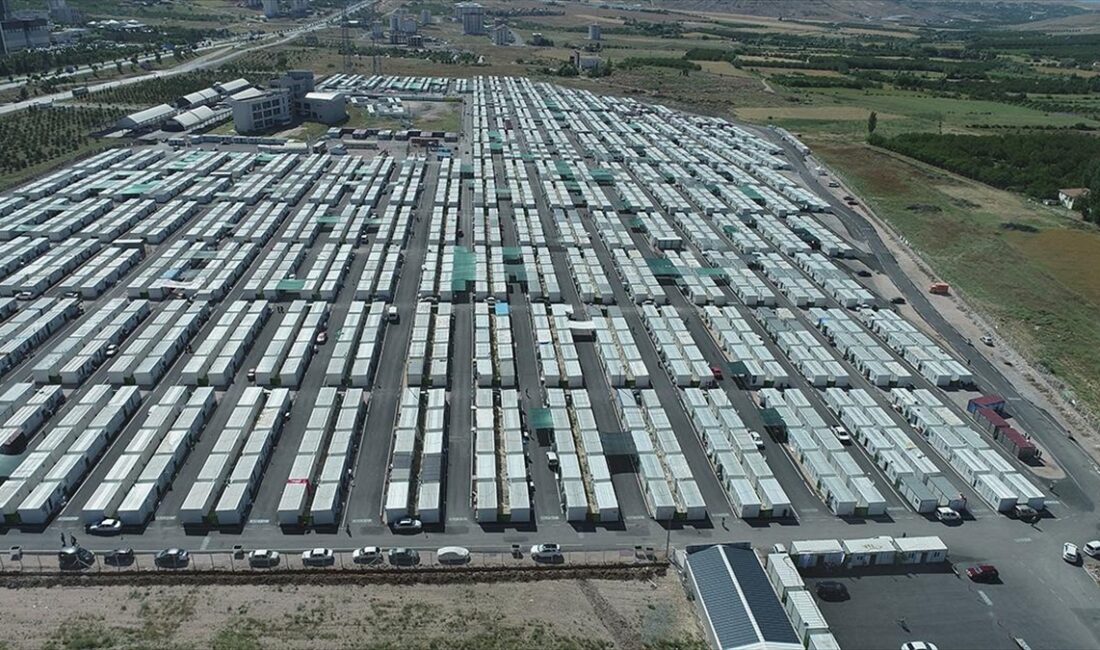 Malatya Büyükşehir Belediye Başkanı Selahattin Gürkan, Kahramanmaraş merkezli depremlerden etkilenen
