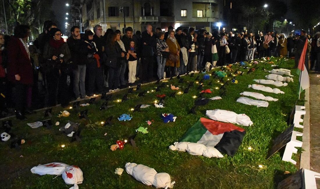 İtalya'nın başkenti Roma'da yapılan etkinlikle İsrail'in Gazze Şeridi'ne yönelik saldırılarında