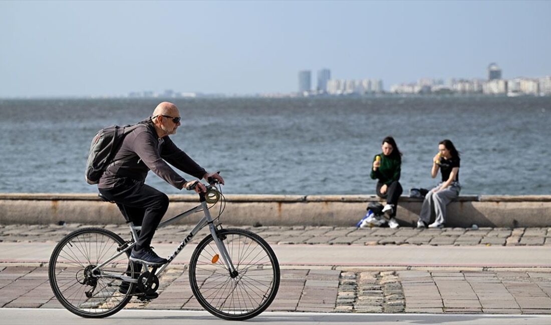 İZMIR (AA) – Meteoroloji 2. B&ouml;lge M&uuml;d&uuml;rl&uuml;ğ&uuml; verilerine g&ouml;re, bug&uuml;n