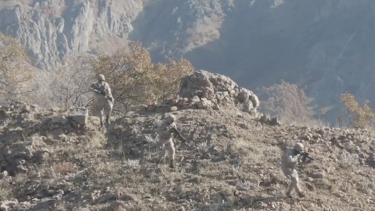 İçişleri Bakanı Ali Yerlikaya, bölücü terör örgütüne yönelik 6 ilde