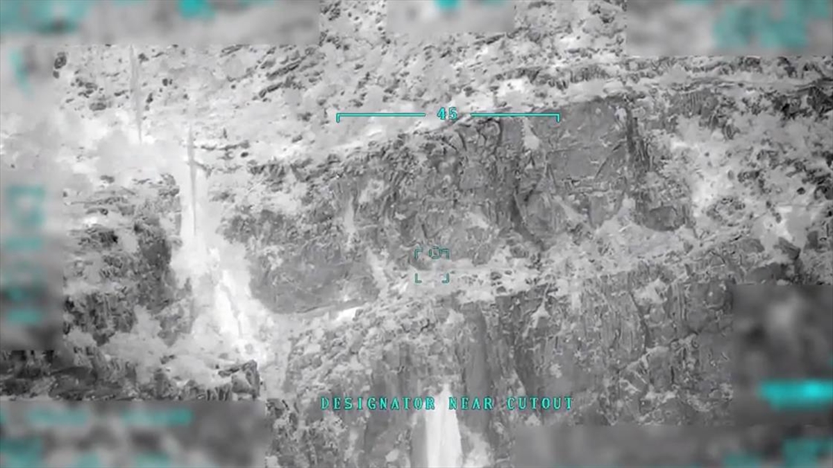 Milli Savunma Bakanlığından, Irak'ın kuzeyindeki Kandil'de 3 teröristin hava harekatıyla