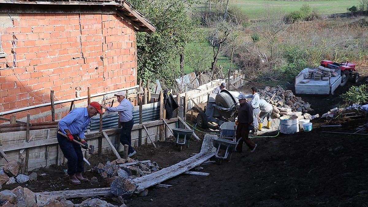 Karabük'ün Eflani ilçesi Çukurören köyü sakinleri, atalarından miras aldıkları geleneği