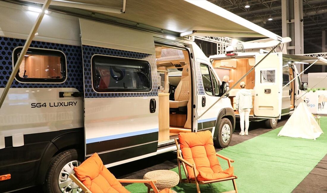 Kahramanmaraş merkezli depremler, insanları barınmak için karavanlara yönlendirdi.