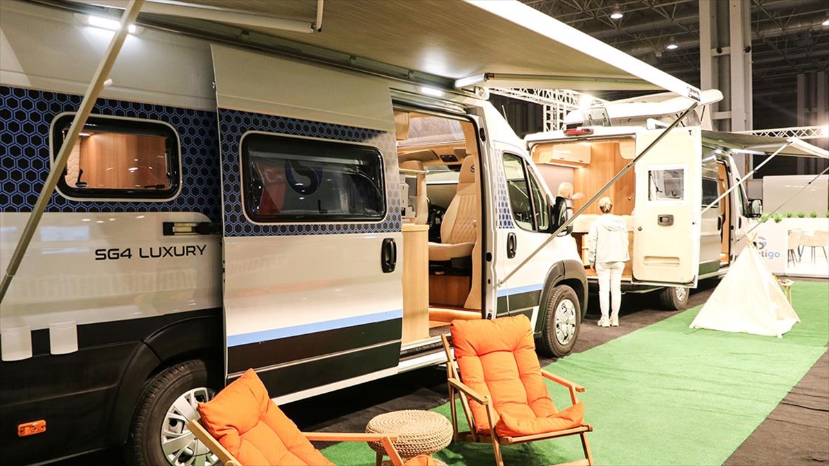 Kahramanmaraş merkezli depremler, insanları barınmak için karavanlara yönlendirdi.