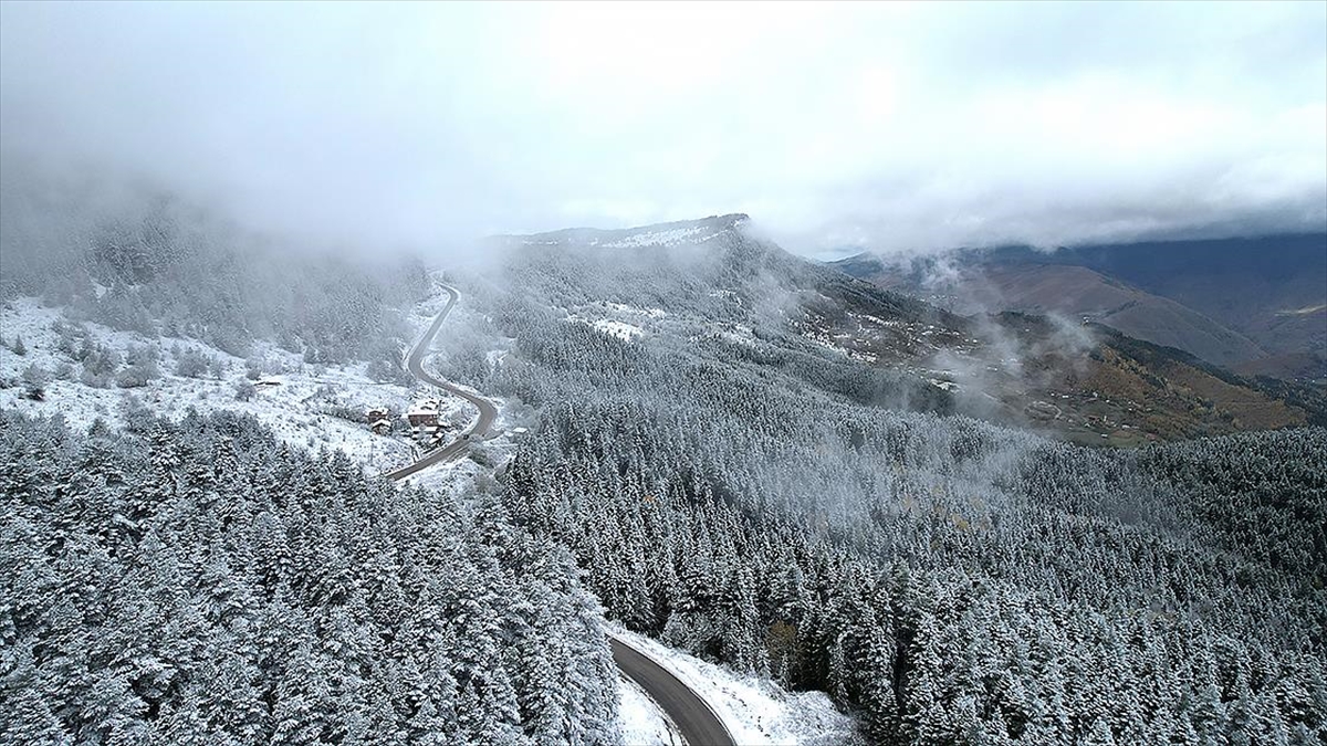 Kastamonu ormanlarında sonbahar ve kış güzelliği bir arada yaşanıyor 