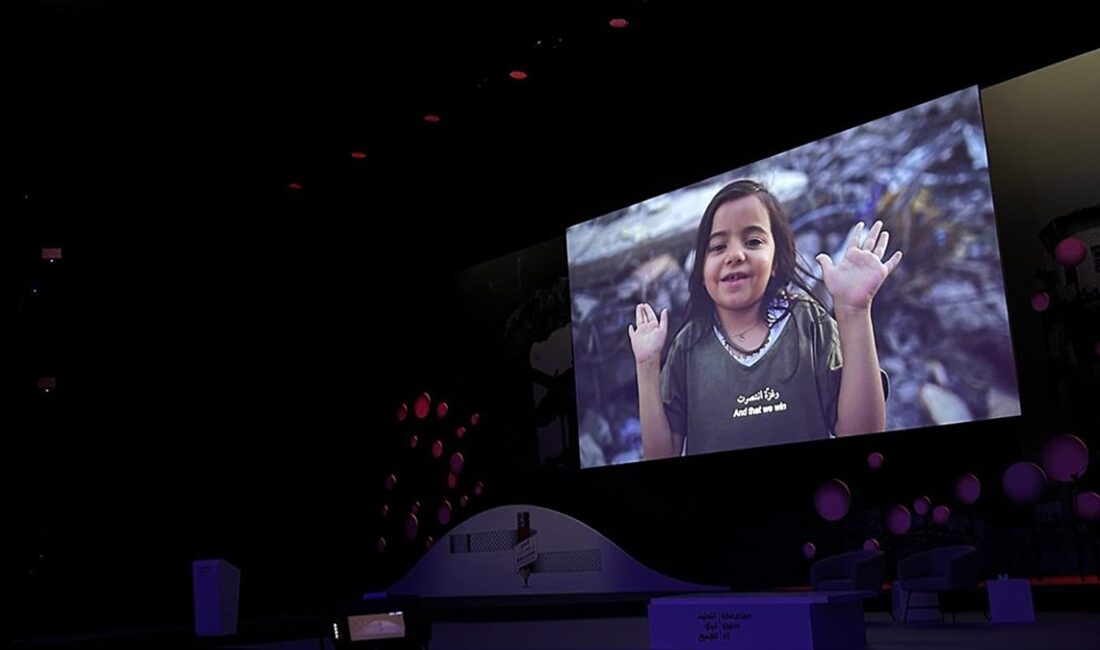 Katar'ın başkenti Doha'da yapılan Anadolu Ajansının (AA) Global İletişim Ortağı