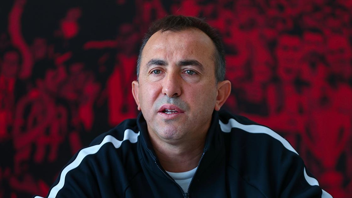 KAYSERİ (AA) – Uçar, kulüp tesislerindeki basın toplantısında, zor bir