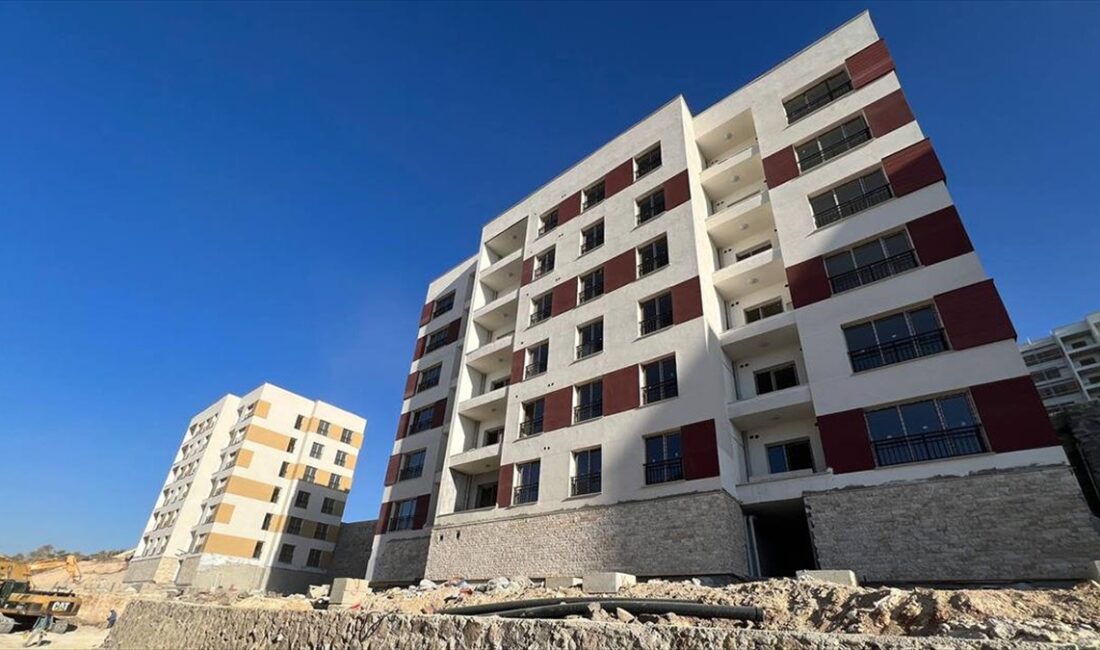 Kilis'te depremzedeler için yapılan 645 konutun aralık ayı sonunda teslim