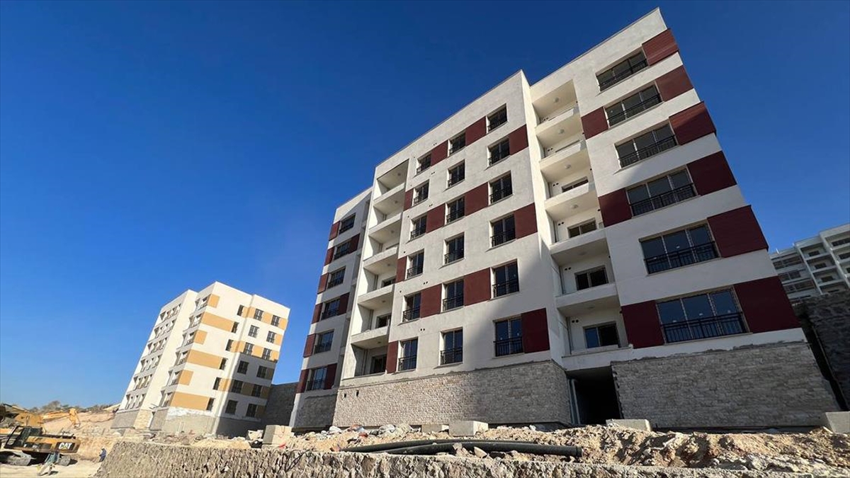 Kilis'te depremzedeler için yapılan 645 konutun aralık ayı sonunda teslim