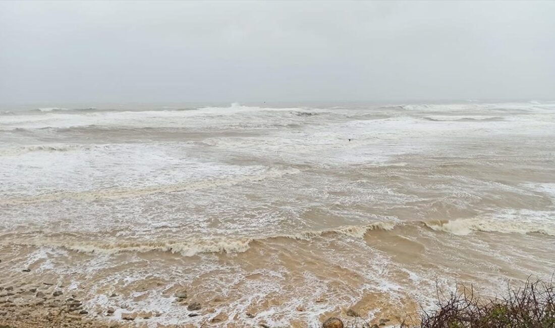 Kocaeli'de 24 saatte metrekareye ortalama 73 kilogram yağış düştü Kocaeli'de etkili olan kuvvetli sağanak nedeniyle 24 saatte şehre ortalama