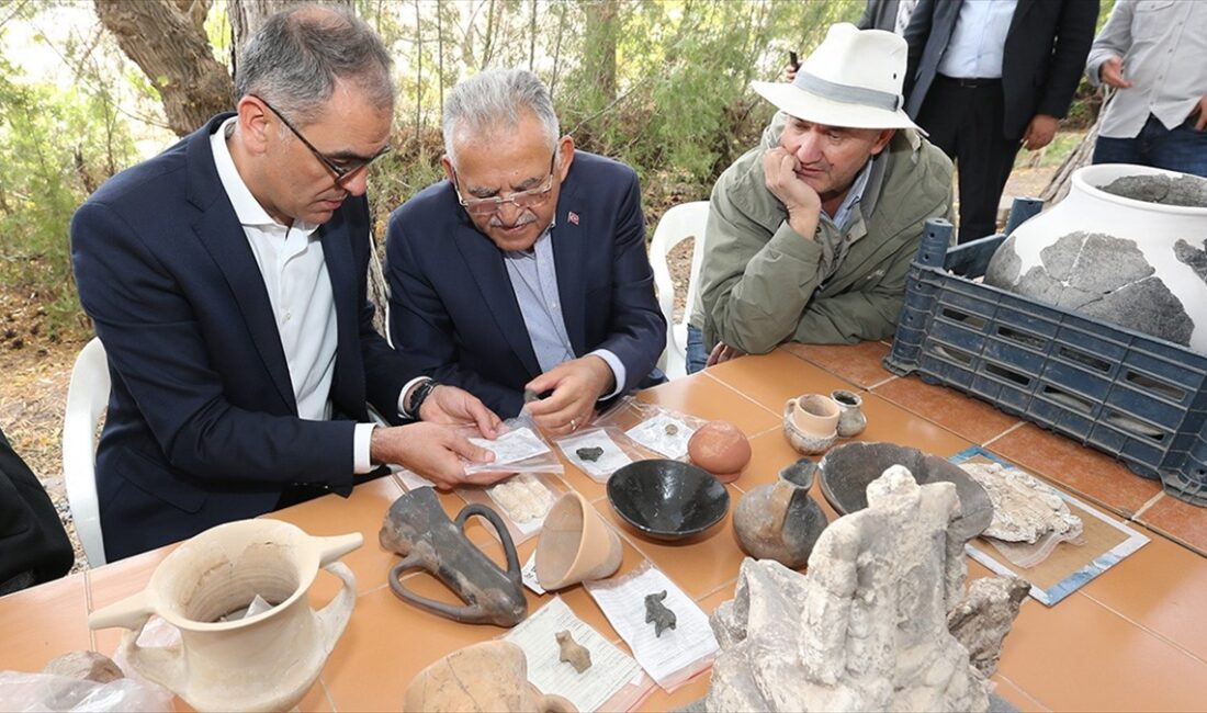 Kayseri'de kazı çalışmaları süren Kültepe Kaniş/Karum Höyüğü'nde bu yıl geçmişi