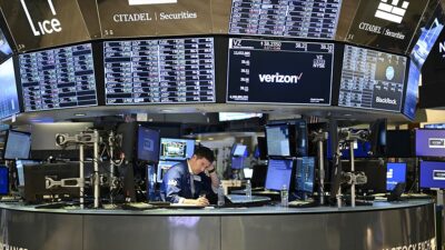 Küresel piyasalar, ABD Merkez Bankası (Fed) yetkililerinin açıklamalarıyla yön arayışına