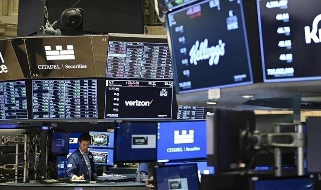 Küresel piyasalarda, ABD Merkez Bankası'nın (Fed) şahin adımlarının sonuna geldiğine
